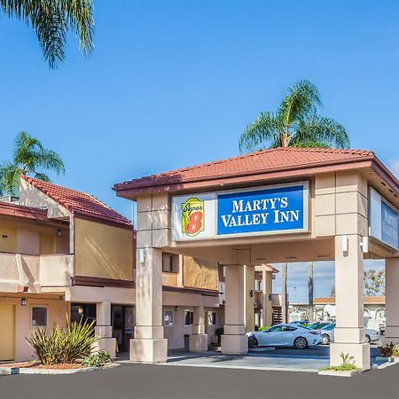 Super 8 By Wyndham Oceanside Marty'S Valley Inn ภายนอก รูปภาพ