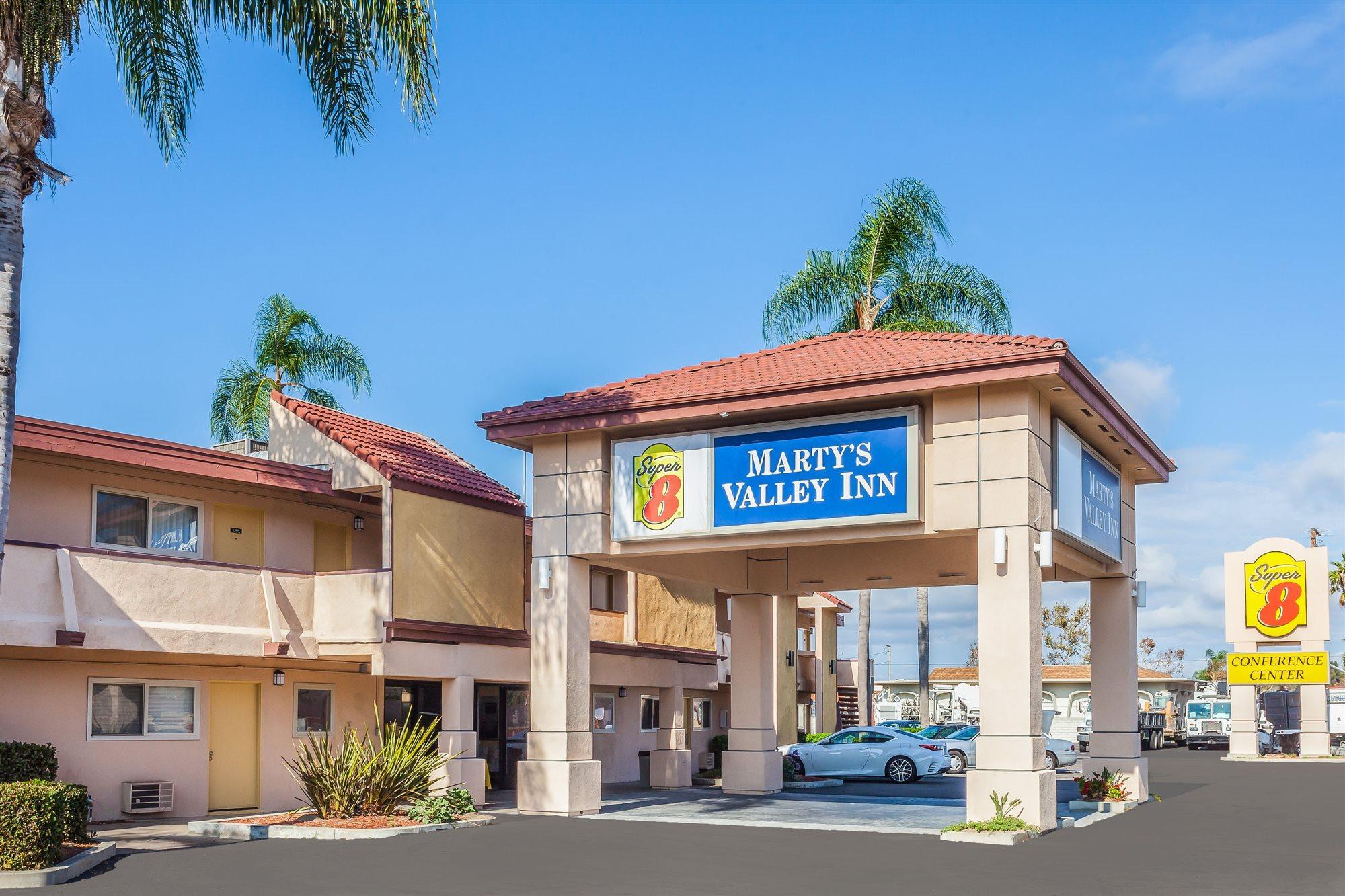 Super 8 By Wyndham Oceanside Marty'S Valley Inn ภายนอก รูปภาพ
