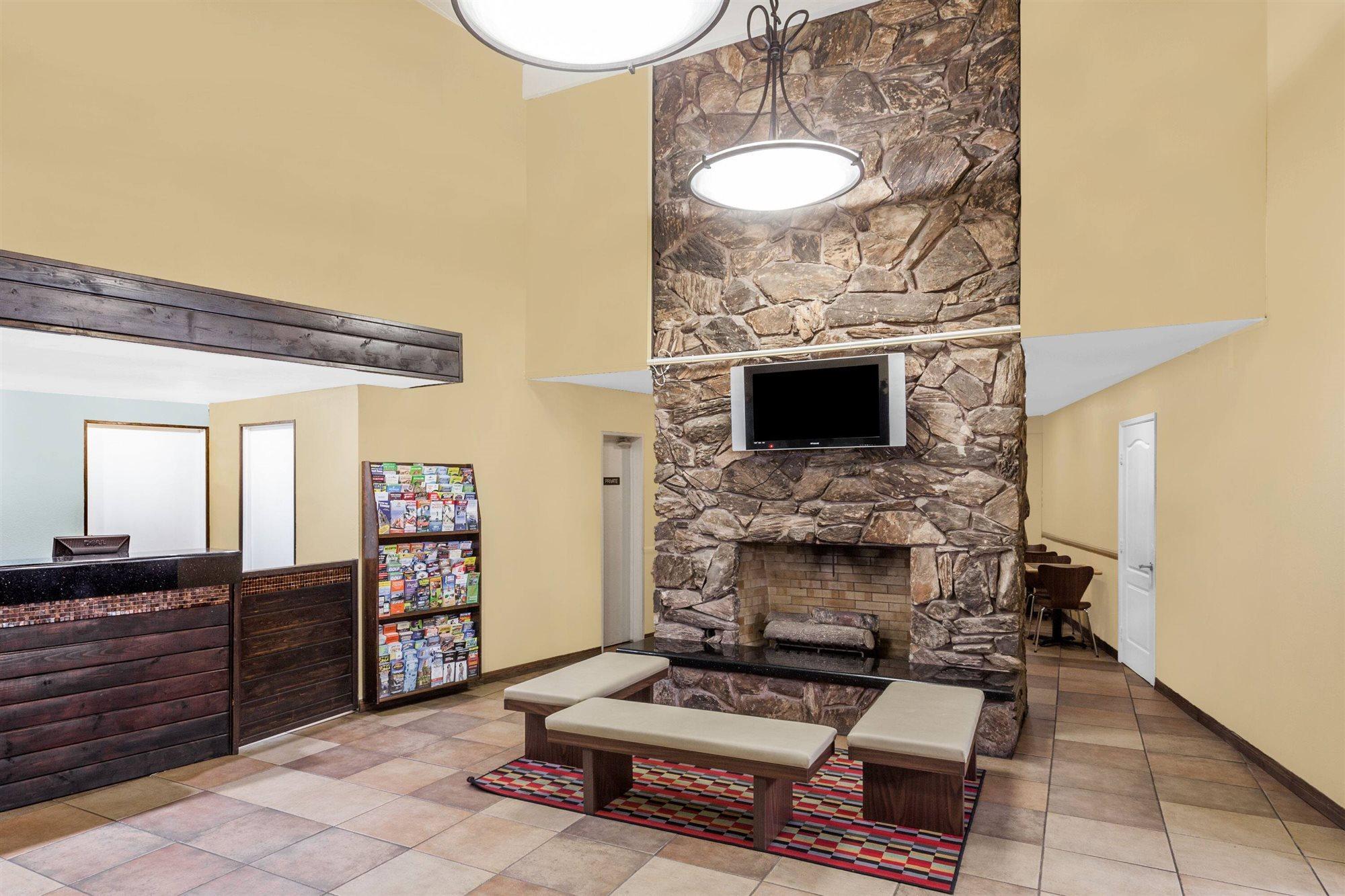 Super 8 By Wyndham Oceanside Marty'S Valley Inn ภายนอก รูปภาพ