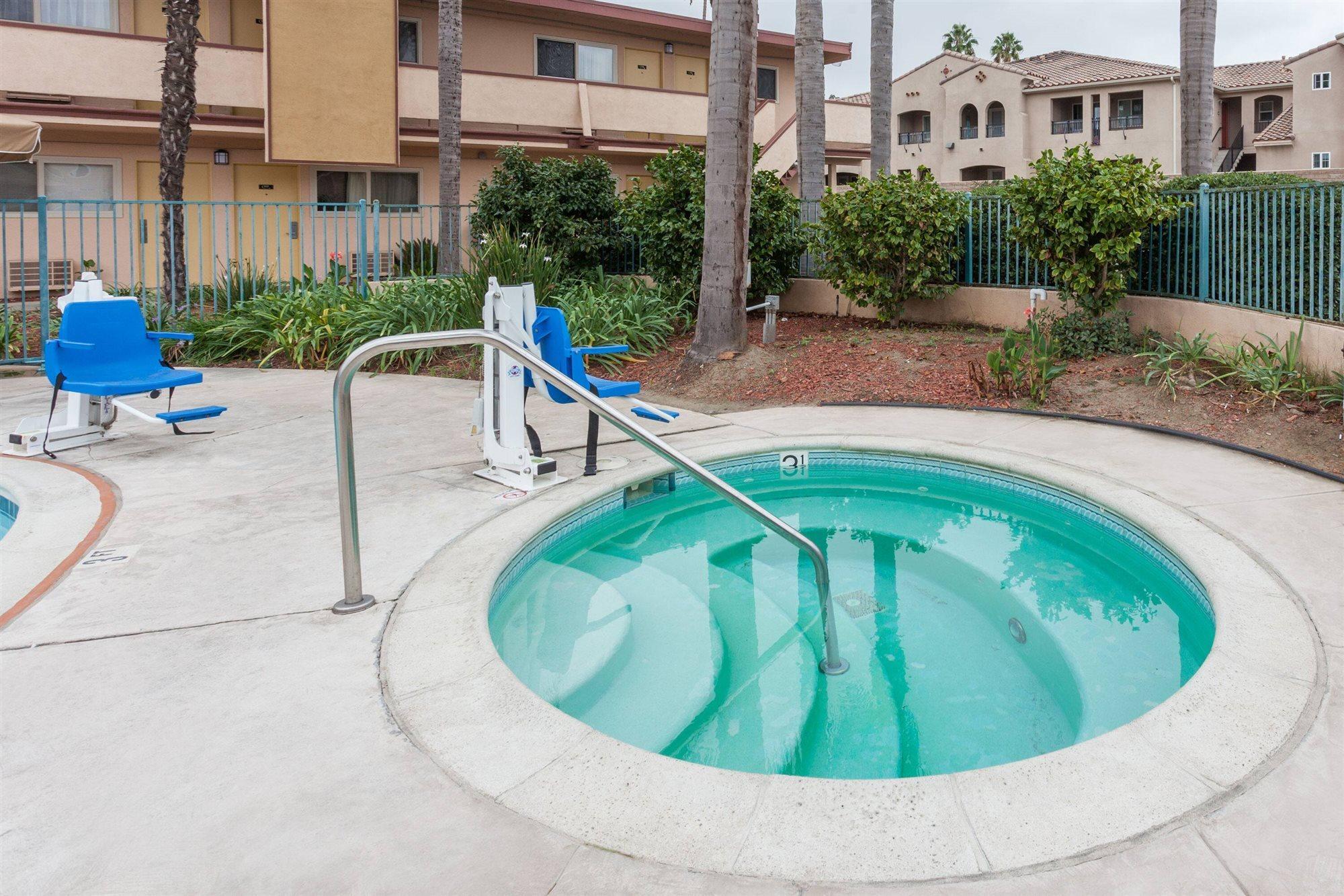 Super 8 By Wyndham Oceanside Marty'S Valley Inn ภายนอก รูปภาพ
