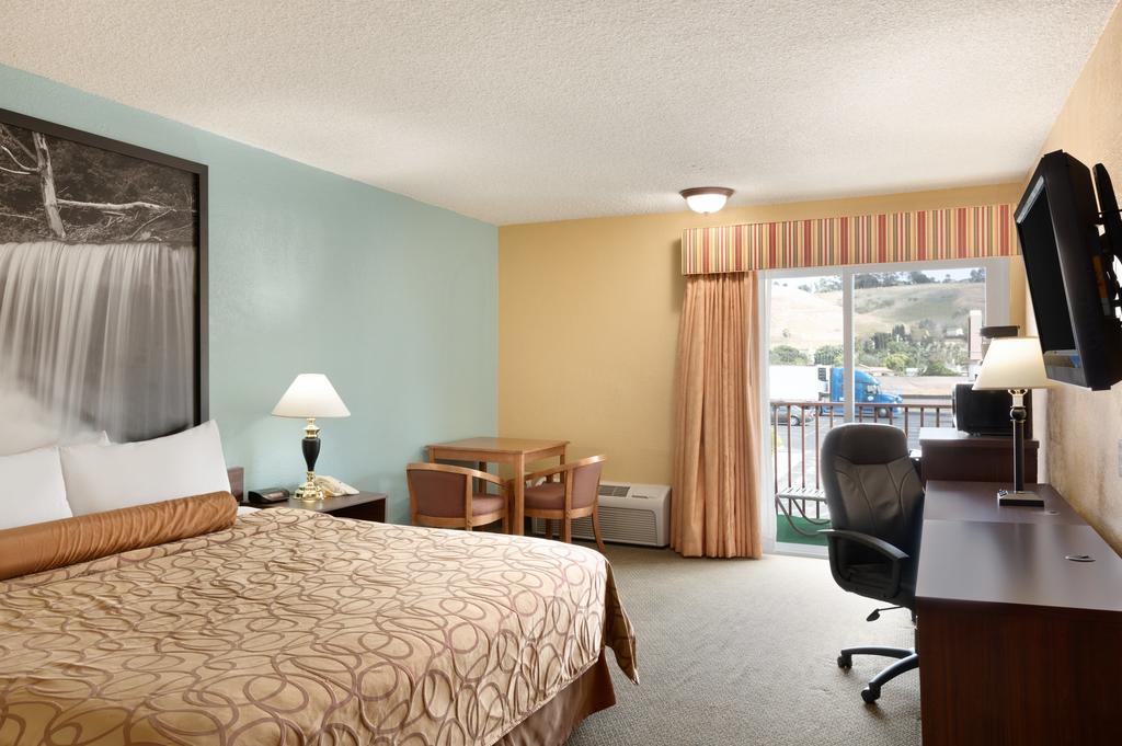 Super 8 By Wyndham Oceanside Marty'S Valley Inn ห้อง รูปภาพ