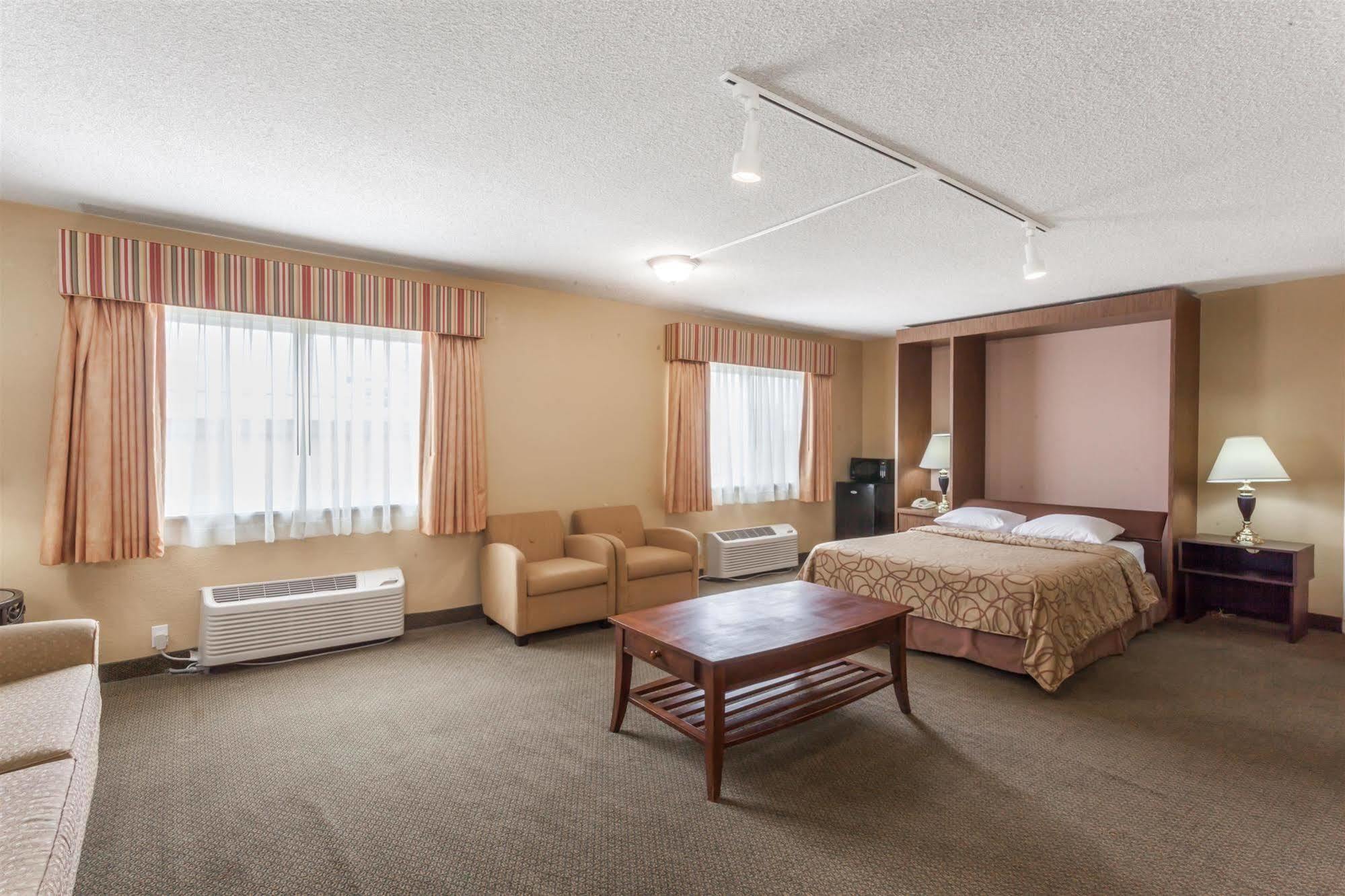 Super 8 By Wyndham Oceanside Marty'S Valley Inn ภายนอก รูปภาพ