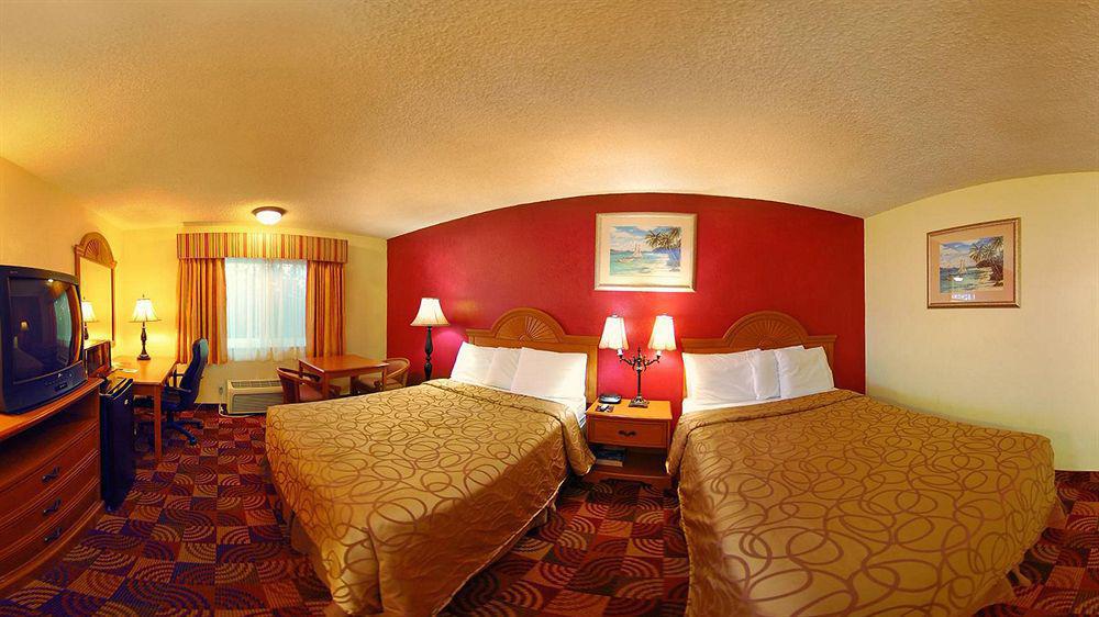 Super 8 By Wyndham Oceanside Marty'S Valley Inn ภายนอก รูปภาพ